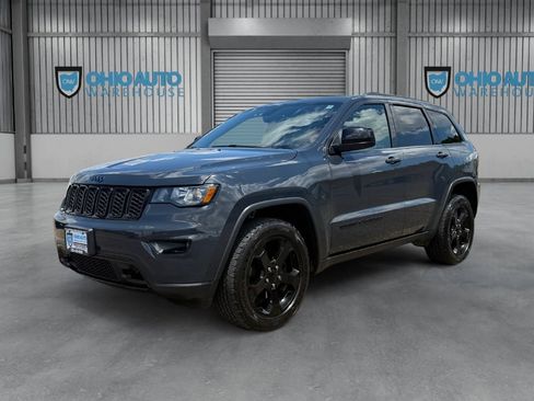 Used 2018 Jeep Grand Cherokee Laredo AWD/4WD image 1