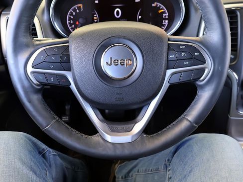 Used 2018 Jeep Grand Cherokee Altitude RWD image 51