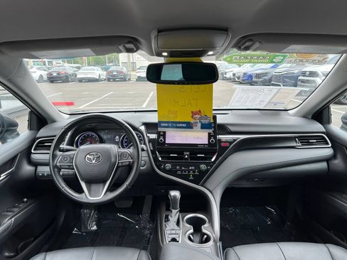 Used 2021 Toyota Camry XLE FWD image 42
