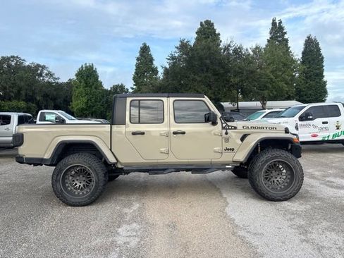 Used 2020 Jeep Gladiator Sport w/ Quick Order Package 24S AWD/4WD image 4