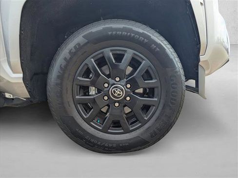 Certified 2025 Toyota Tacoma SR5 image 21