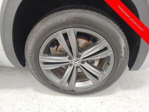 Used 2020 Volkswagen Atlas Cross Sport SE image 8