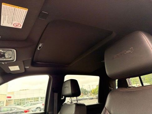 Used 2022 GMC Sierra 2500 AT4 w/ AT4 Premium Plus Package AWD/4WD image 9