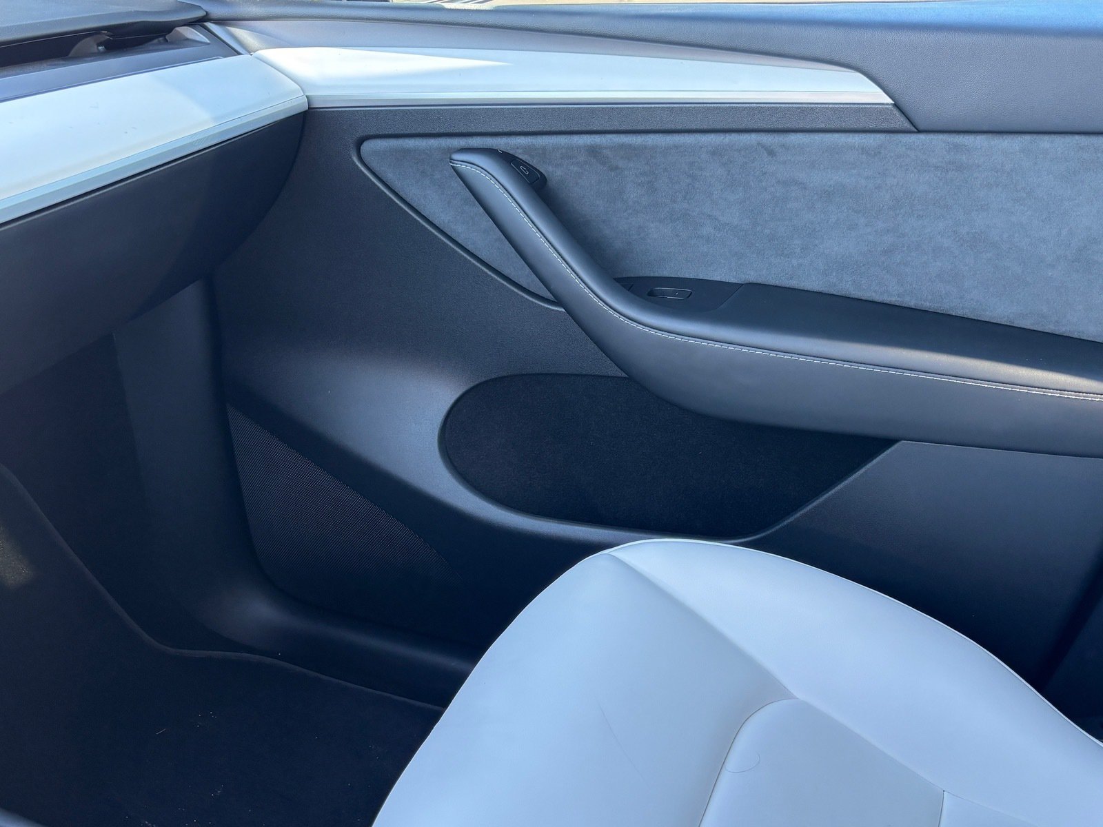 Used 2023 Tesla Model Y Performance AWD/4WD image 17