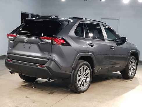 Used 2022 Toyota RAV4 XLE Premium FWD image 7
