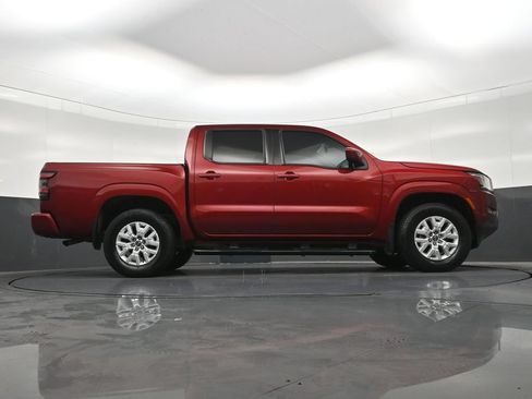 Used 2023 Nissan Frontier SV w/ Technology Package RWD image 32