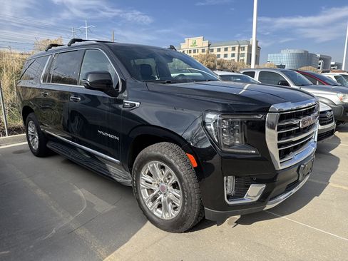 Used 2021 GMC Yukon XL SLT w/ SLT Luxury Plus Package image 4