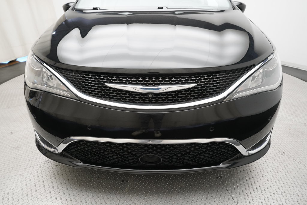 Used 2017 Chrysler Pacifica Touring-L Plus FWD image 23