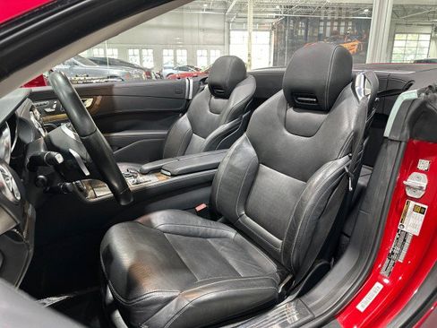 Used 2015 Mercedes-Benz SL 550 w/ Driver Assistance Package image 51