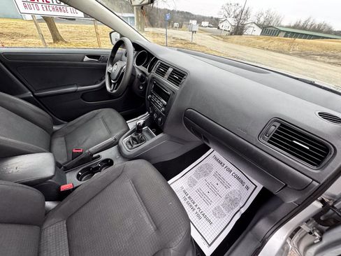 Used 2015 Volkswagen Jetta S image 18