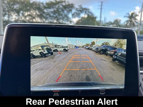 Used 2024 GMC Yukon XL SLT image 15