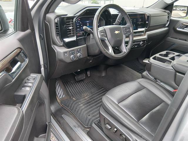 Used 2024 Chevrolet Silverado 1500 LT w/ Z71 Off-Road Package AWD/4WD image 9