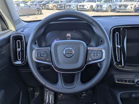 Used 2025 Volvo XC40 B5 Ultra w/ Climate Package image 12