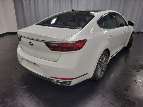 Used 2017 Kia Cadenza Premium FWD image 9