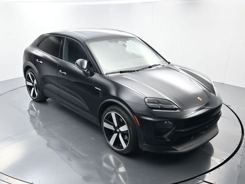 Used 2024 Porsche Macan 4 Electric image 44