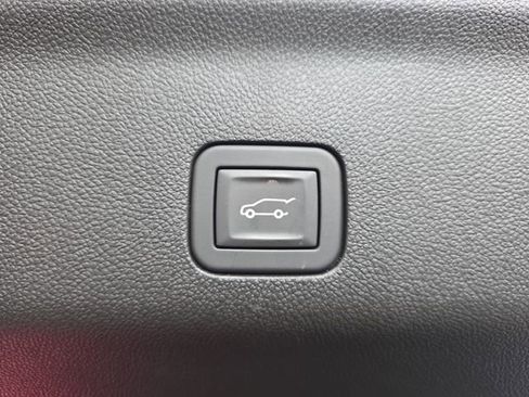 Certified 2025 Cadillac Escalade Sport AWD/4WD image 14