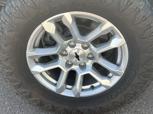 Used 2022 Chevrolet Silverado 1500 RST w/ Convenience Package II AWD/4WD image 5