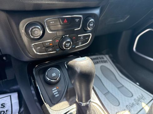 Used 2021 Jeep Compass Latitude AWD/4WD image 41