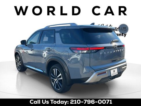 Used 2025 Nissan Pathfinder Platinum image 13