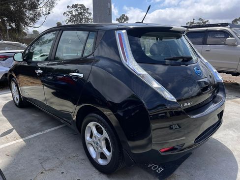 Used 2013 Nissan Leaf SV w/ LED & Quick Charge Pkg FWD image 3