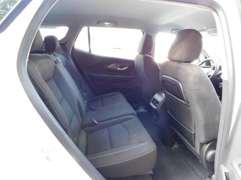 Used 2024 GMC Terrain SLE AWD/4WD image 5