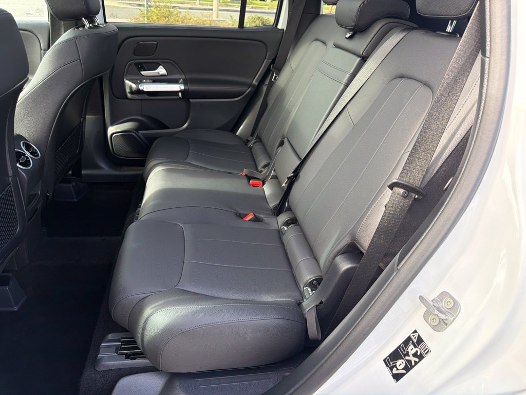 Used 2026 Mercedes-Benz GLB 250 image 35