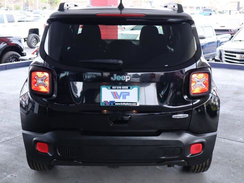 Used 2018 Jeep Renegade Latitude image 6