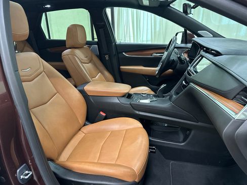 Used 2023 Cadillac XT5 Premium Luxury w/ Technology Package AWD/4WD image 23