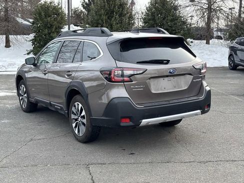 Used 2023 Subaru Outback Limited image 4