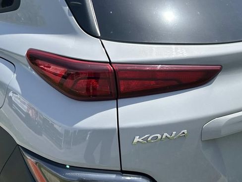 Used 2022 Hyundai Kona SEL w/ Convenience Package FWD image 9