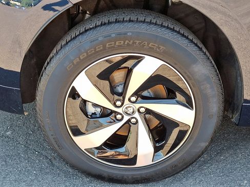 Used 2025 Jaguar F-PACE R-Dynamic S image 11