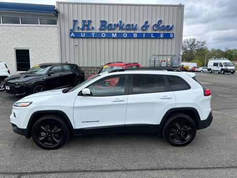 Used 2017 Jeep Cherokee High Altitude AWD/4WD image 7