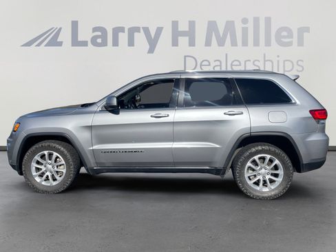 Used 2021 Jeep Grand Cherokee Laredo X image 2