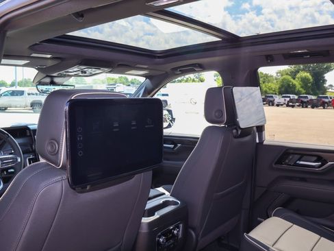 New 2026 GMC Yukon Elevation w/ Elevation Premium Package AWD/4WD image 13