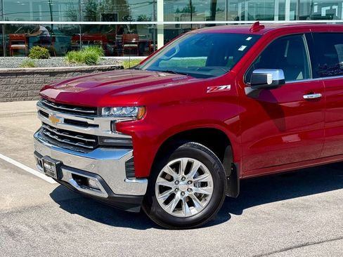 Used 2021 Chevrolet Silverado 1500 LTZ w/ Technology Package AWD/4WD image 2