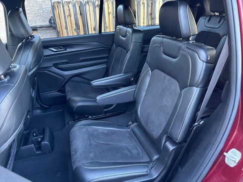 Used 2023 Jeep Grand Cherokee L Altitude image 41