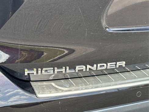 Used 2022 Toyota Highlander Limited image 24