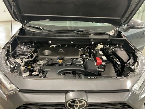 Used 2025 Toyota RAV4 XLE AWD/4WD image 19
