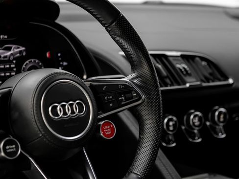 Used 2018 Audi R8 V10 AWD/4WD image 19