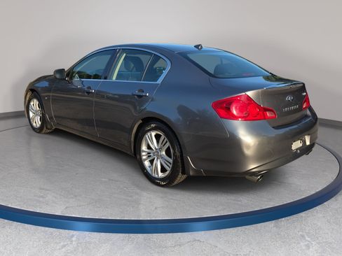 Used 2015 INFINITI Q40 w/ Navigation Package RWD image 7