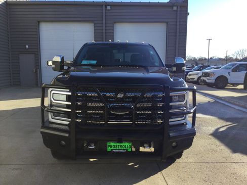 Used 2023 Ford F350 Lariat w/ Chrome Package image 3