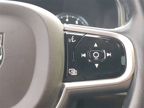 Used 2018 Volvo XC90 T6 Momentum w/ Momentum Plus Package image 22