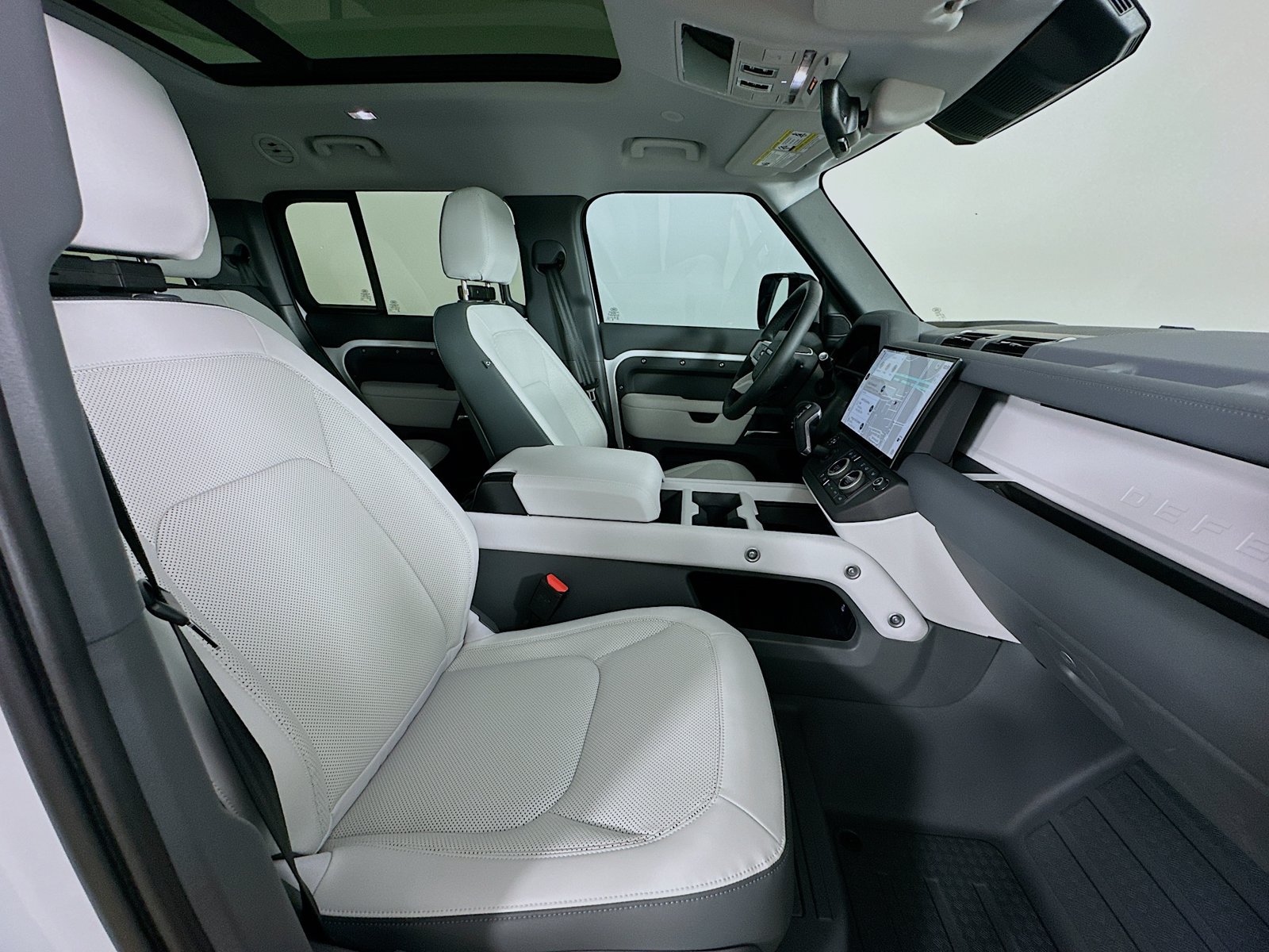 New 2026 Land Rover Defender 130 X-Dynamic SE AWD/4WD image 45