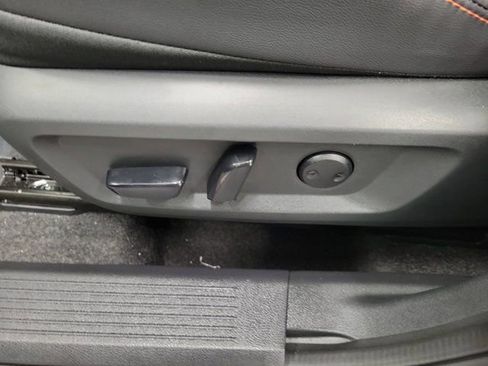 Used 2025 Nissan Rogue SV AWD/4WD image 22