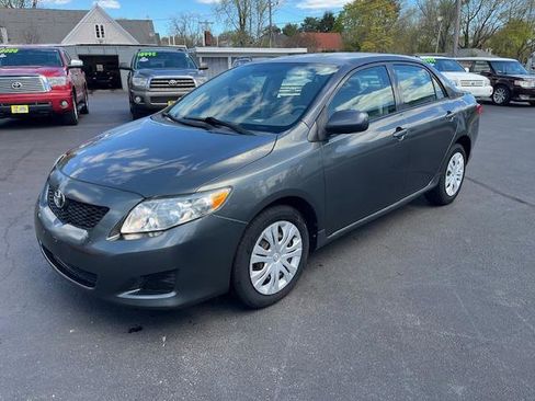 Used 2010 Toyota Corolla LE FWD image 2