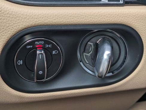 Used 2023 Porsche Macan image 26