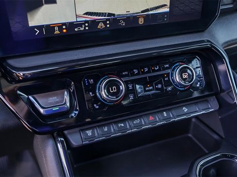 Used 2024 GMC Sierra 3500 AT4 w/ AT4 Premium Plus Package image 21