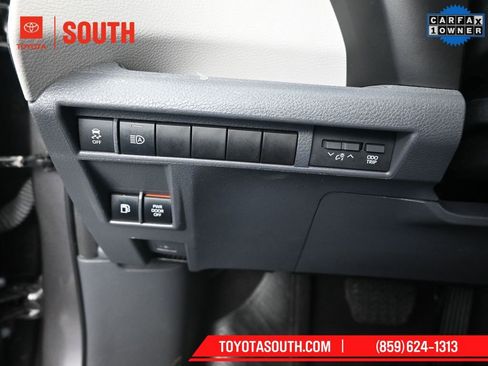 Used 2023 Toyota Sienna XLE image 25