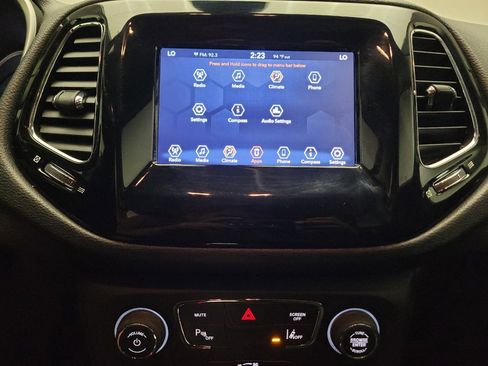 Used 2020 Jeep Compass Latitude FWD image 25