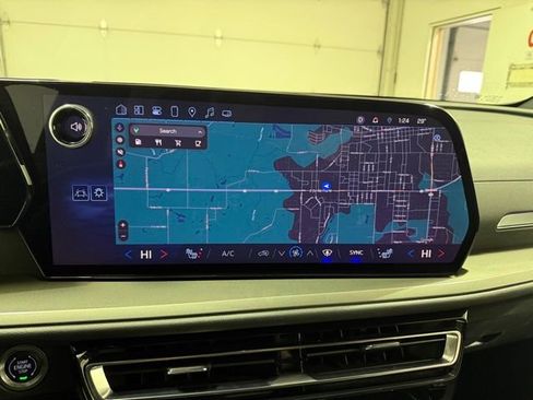 Certified 2025 Chevrolet Traverse LT image 18